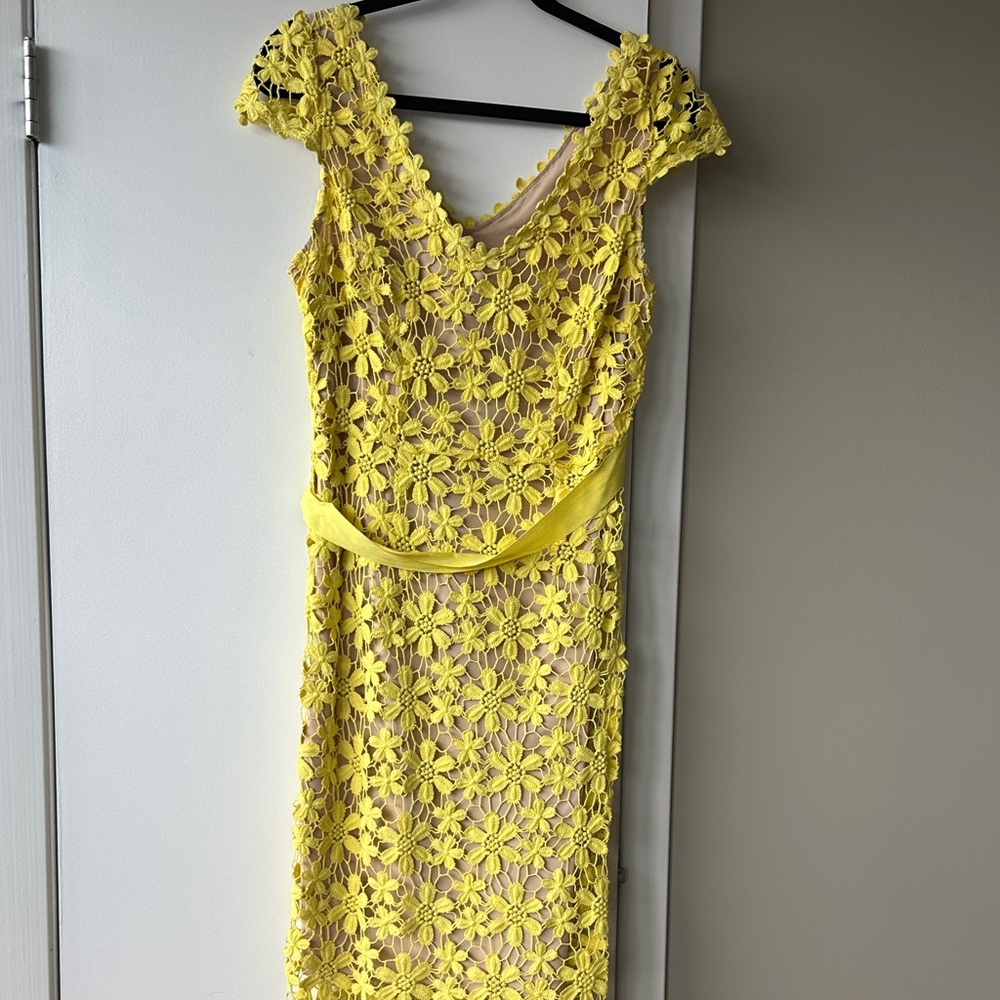Elegant Yellow Floral Midi Dress